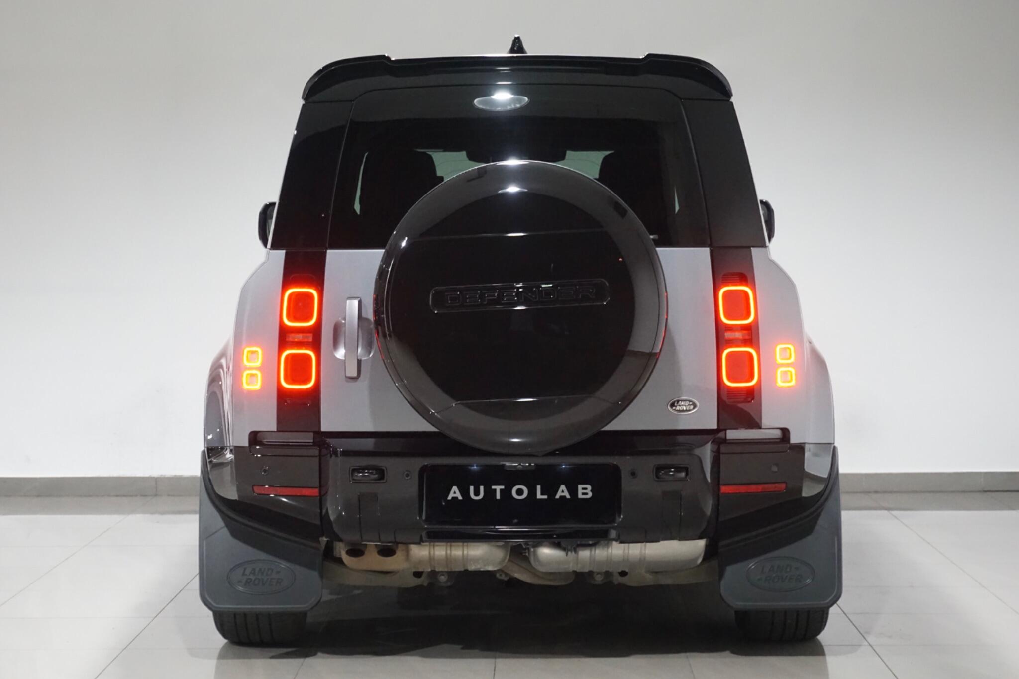 Land Rover Defender 110 3.0 D300 MHEV X-Dynamic SE SUV 5dr Diesel Auto 4WD Euro 6 (s/s) (300 ps)